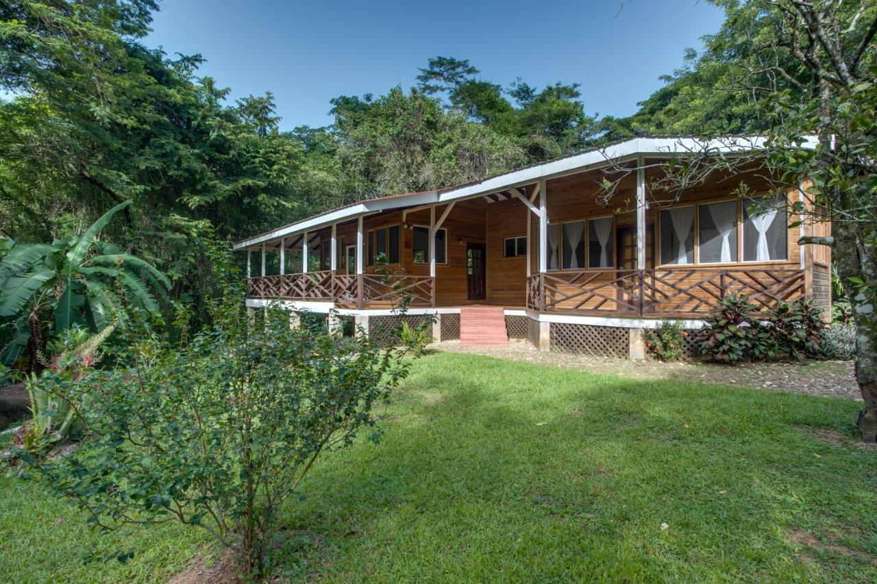 Sweet Songs Jungle Lodge Сан-Игнасио Экстерьер фото