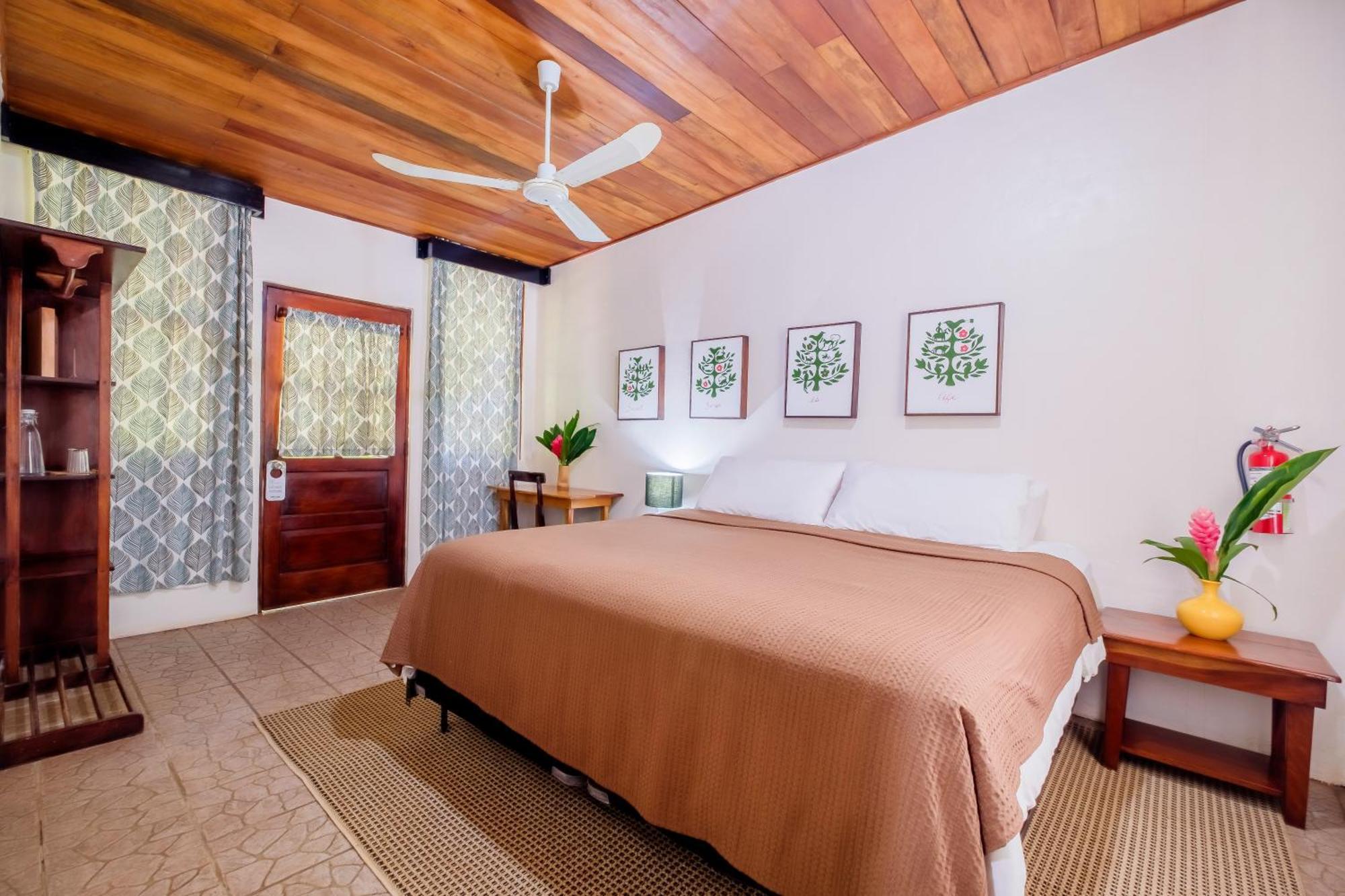 Sweet Songs Jungle Lodge Сан-Игнасио Экстерьер фото